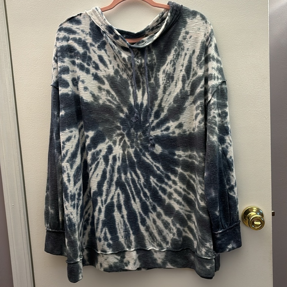🧞We The Free Oversized Top ***EUC***